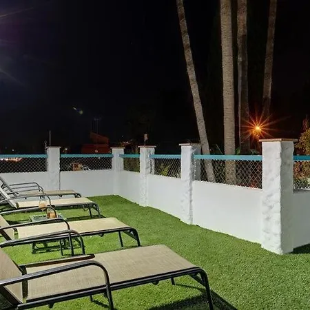 Faro's El Ranchito * Τορρεμολίνος